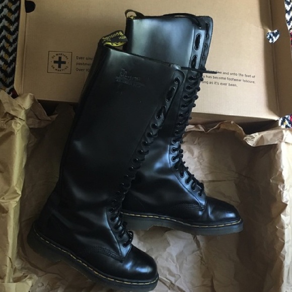 Doc Martens - Picture 1 of 2